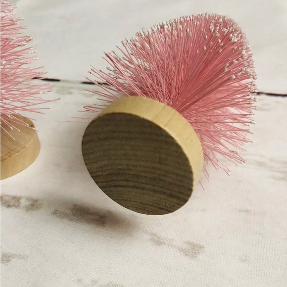 Set of Pink Bottle Brush Trees - Picture 4 of 4